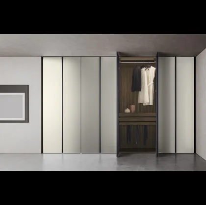 Armadio con ante battenti Nastro in vetro metallizzato argento di Pianca