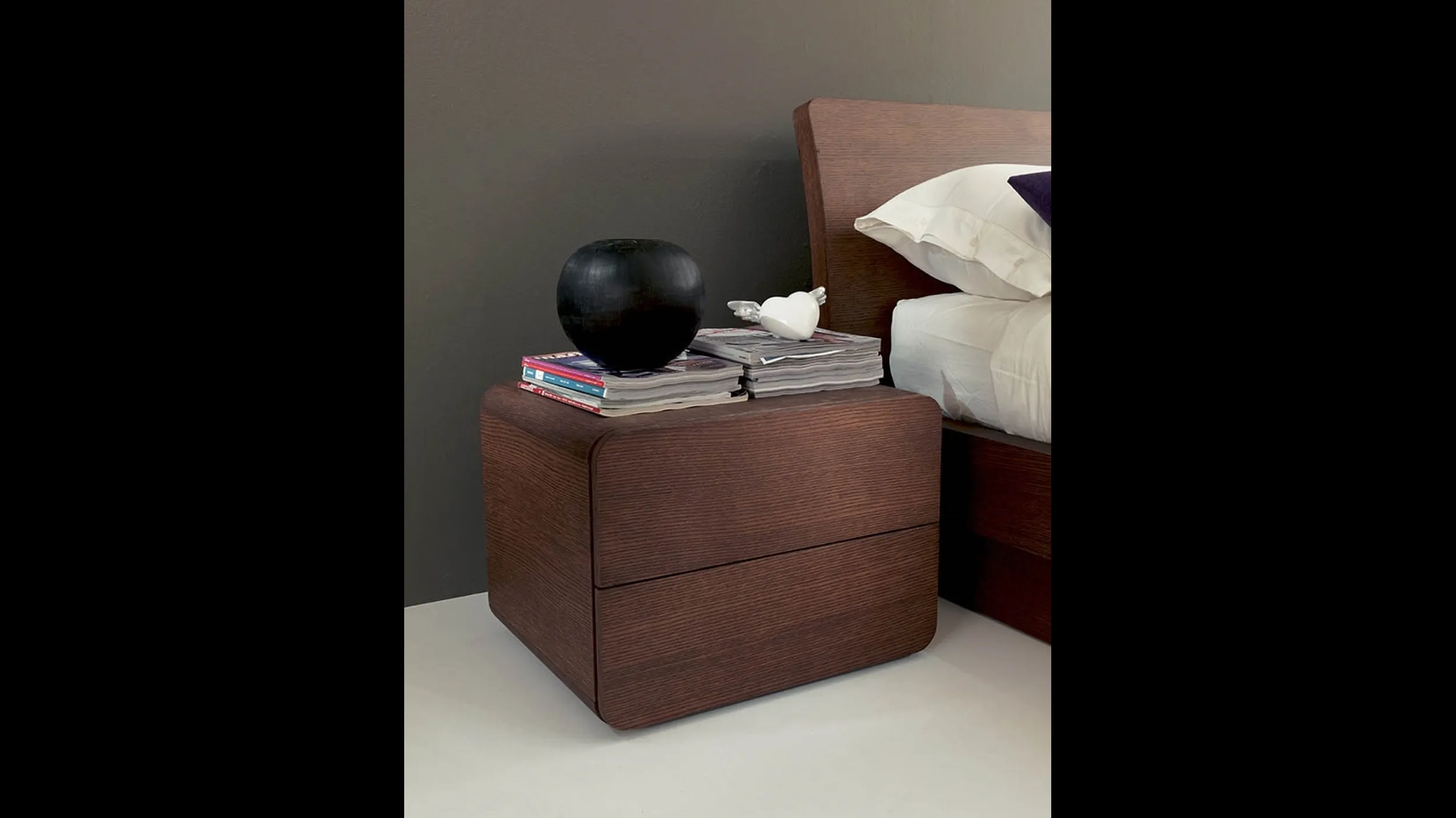 Comodino in legno a 2 cassetti con angoli arrotondati Icaro di Fimar