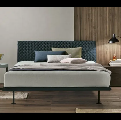 Letto Seven Plus con testiera trapuntata di Tomasella