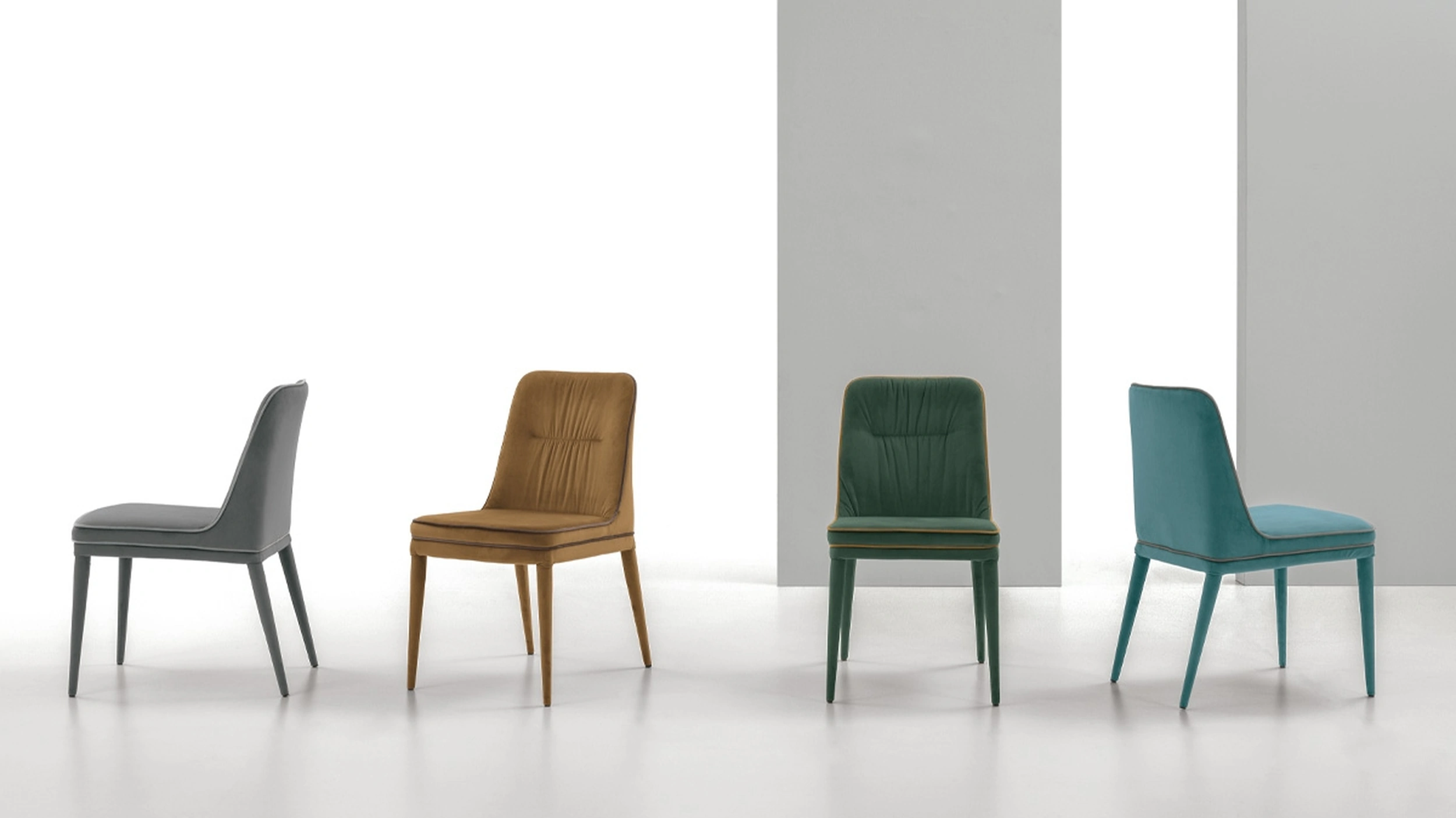 Sedia Dallas rivestita in morbida microfibra di Target Point