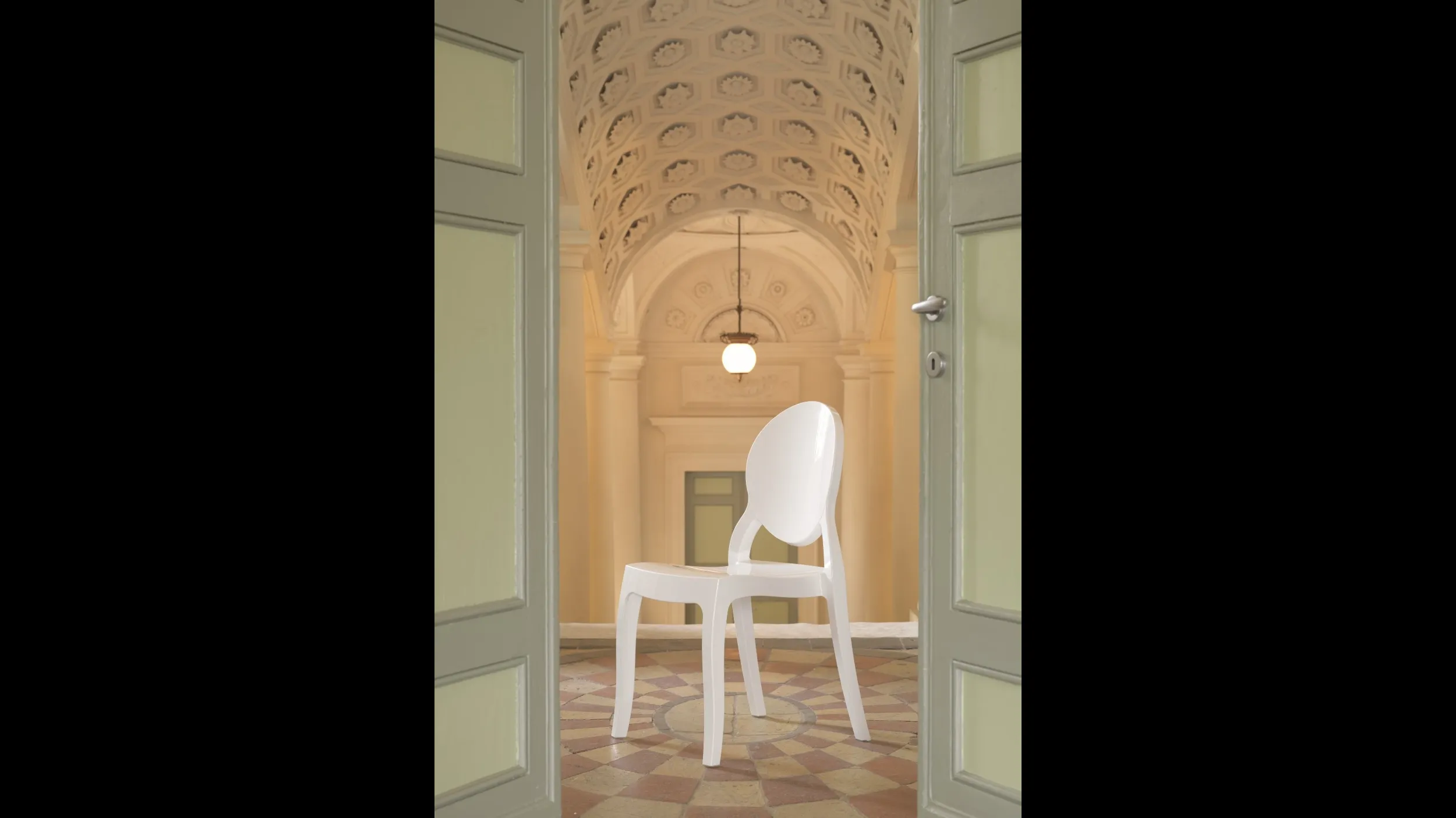 Sedia impilabile Musa S390 in policarbonato di Friulsedie