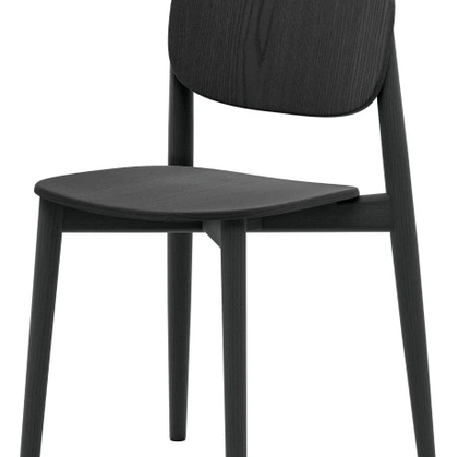 Sedia impilabile in frassino Suomi di Veneta Cucine