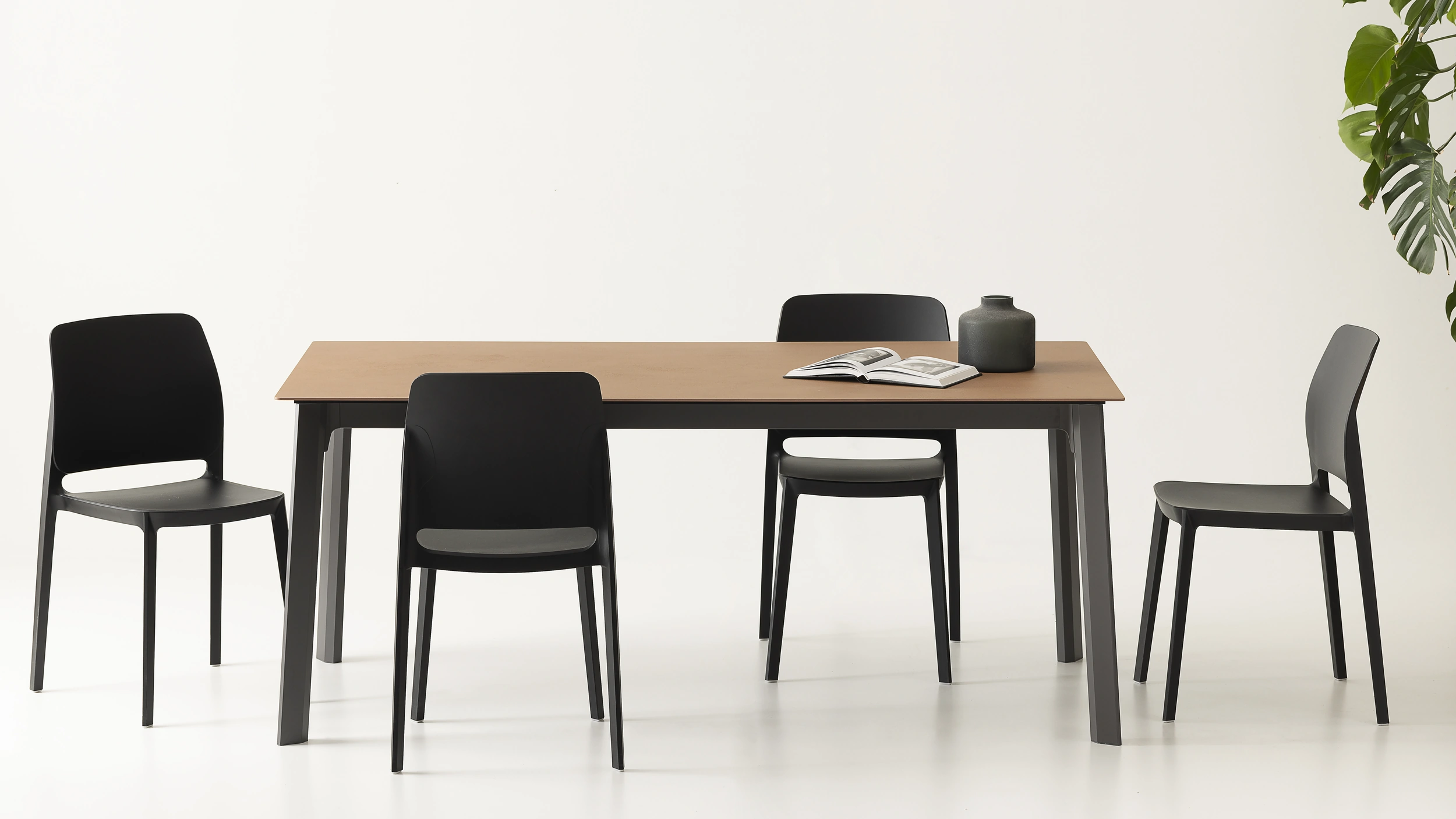 Sedia impilabile in polipropilene Tipa di Pointhouse