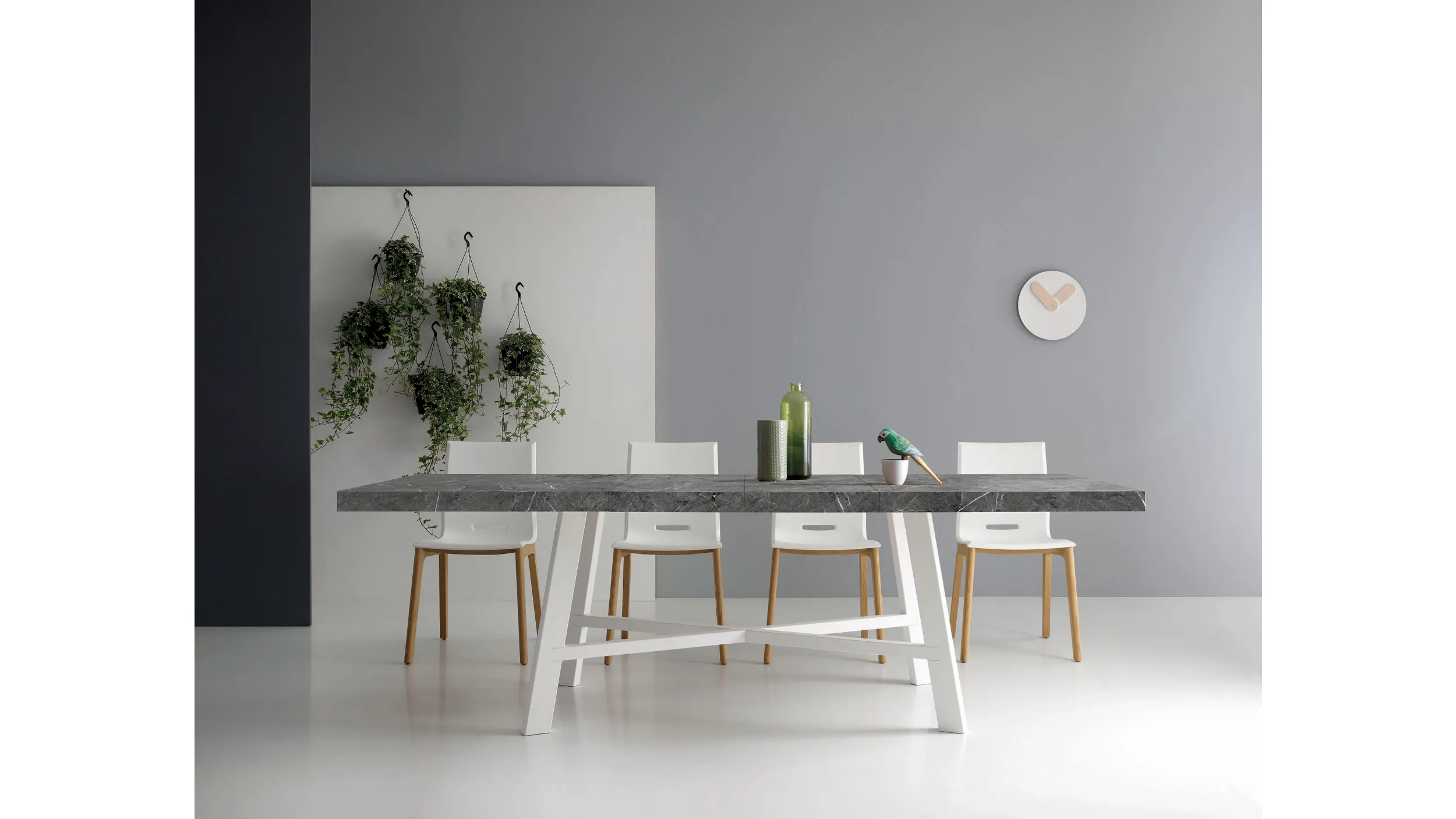 Tavolo Thor Allungabile con piano in laminato effetto marmo di Pointhouse