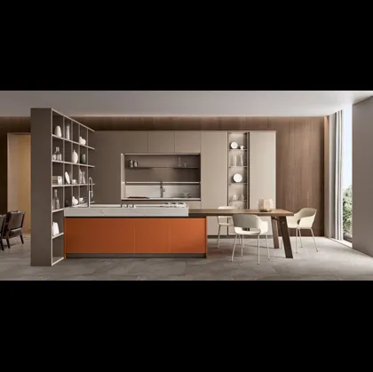 Cucina Moderna con penisola Lounge in Vetro laccato Arancio e laccato opaco Camoscio di Veneta Cucine